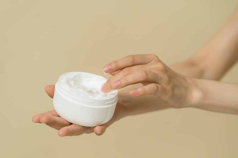 5 błędów w pielęgnacji twarzy, które popełnia większość kobiet